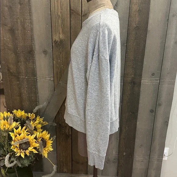 Evereve Gray Heart Graphic Sweatshirt Pima Cotton Crewneck Pullover M - Picture 4 of 10